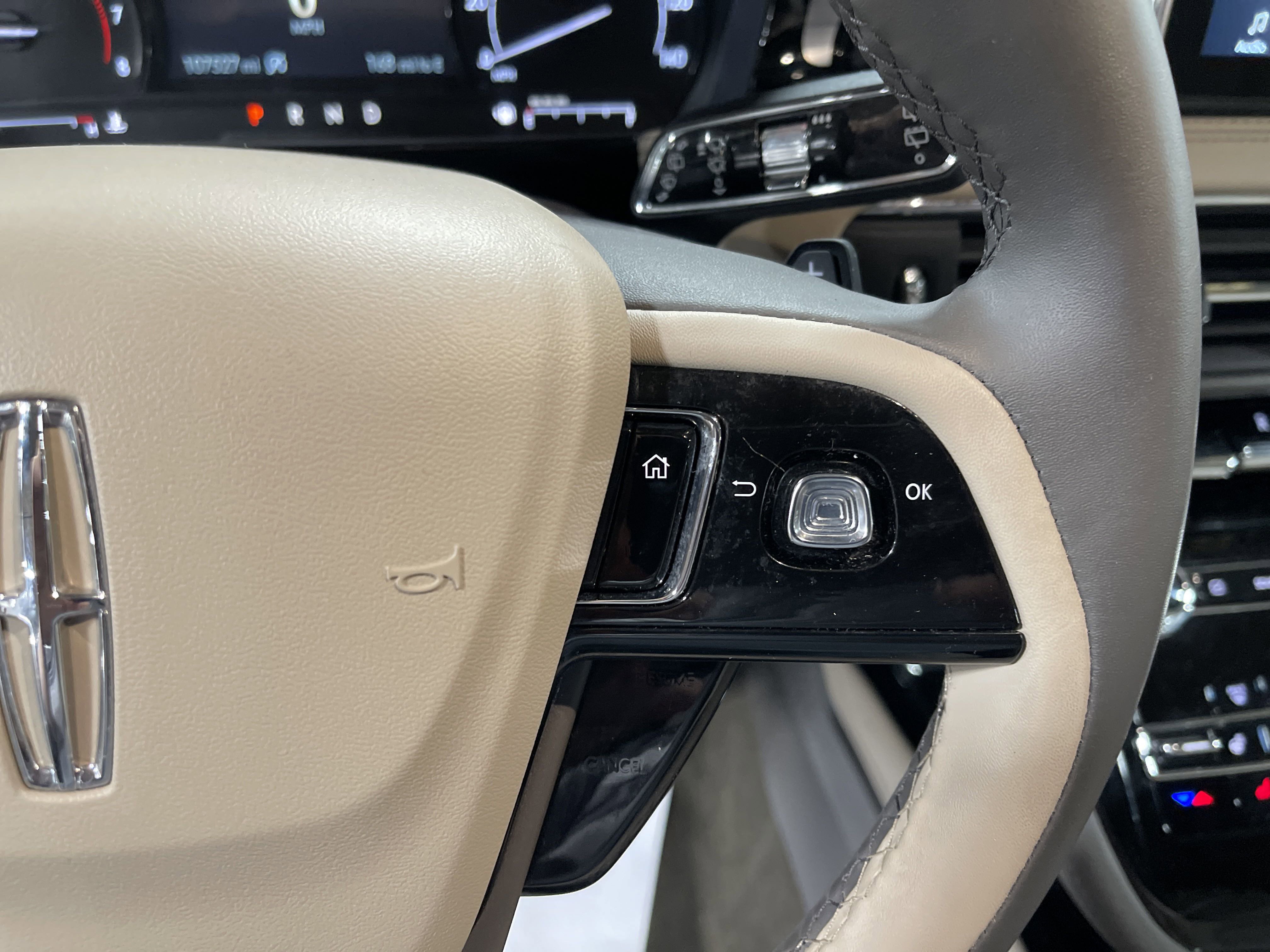 2022 Lincoln Corsair Standard photo 6