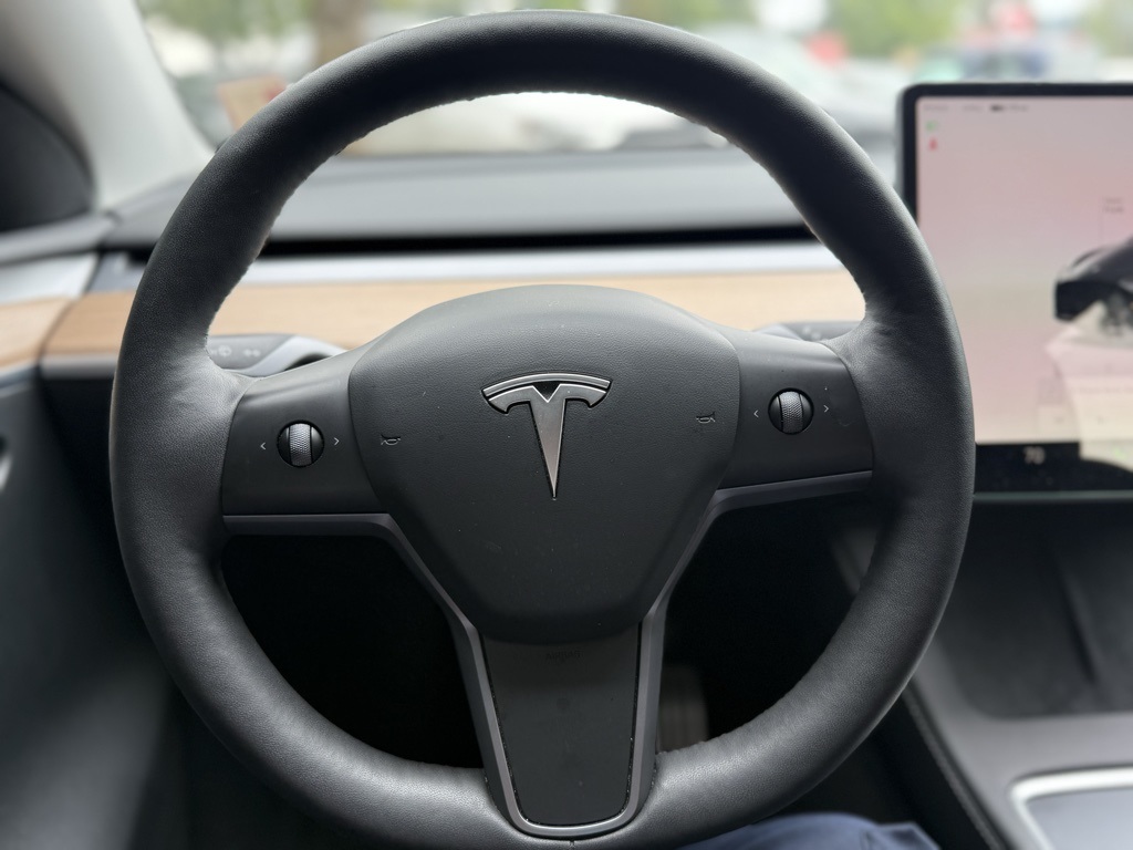 2023 Tesla Model Y Performance photo 3