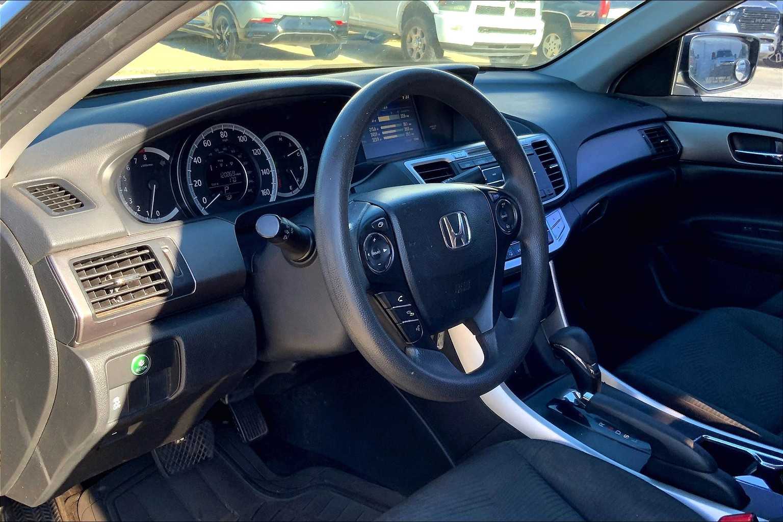 2014 Honda Accord LX photo 14