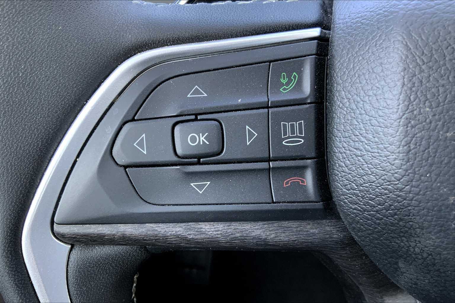 2024 Jeep Grand Cherokee Sport photo 19