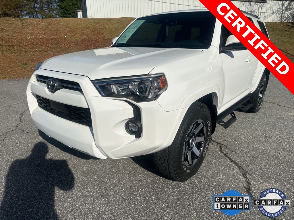 2022 Toyota 4Runner SR5 photo 4