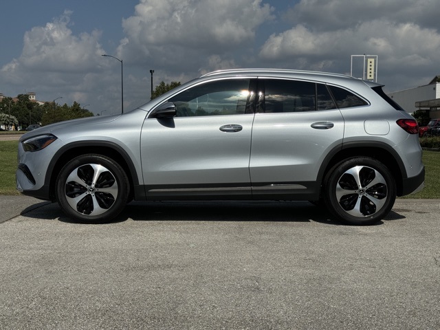 2025 Mercedes Benz GLA 250 photo 3