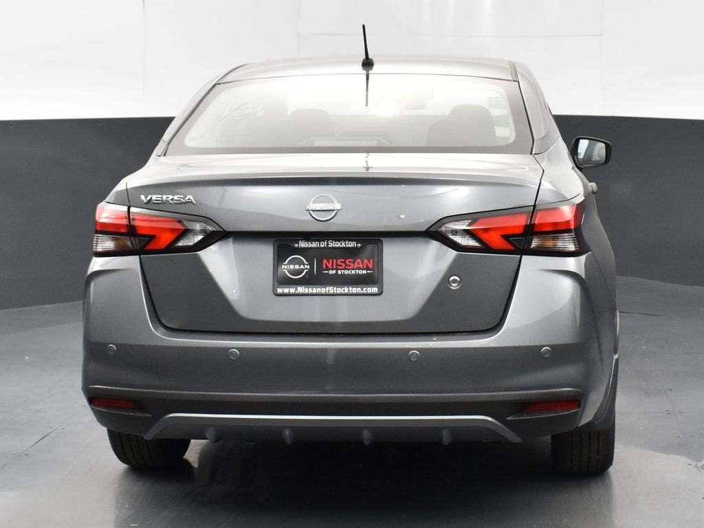 2025 Nissan Versa 1.6 S photo 7
