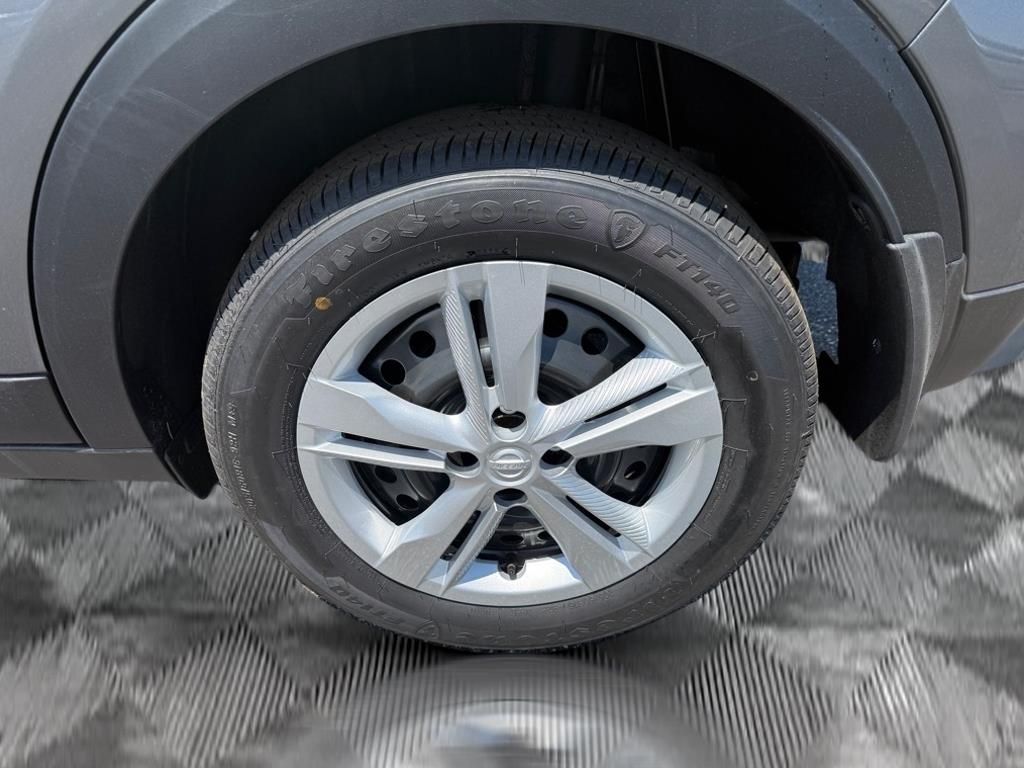 2025 Nissan Kicks Play S photo 16