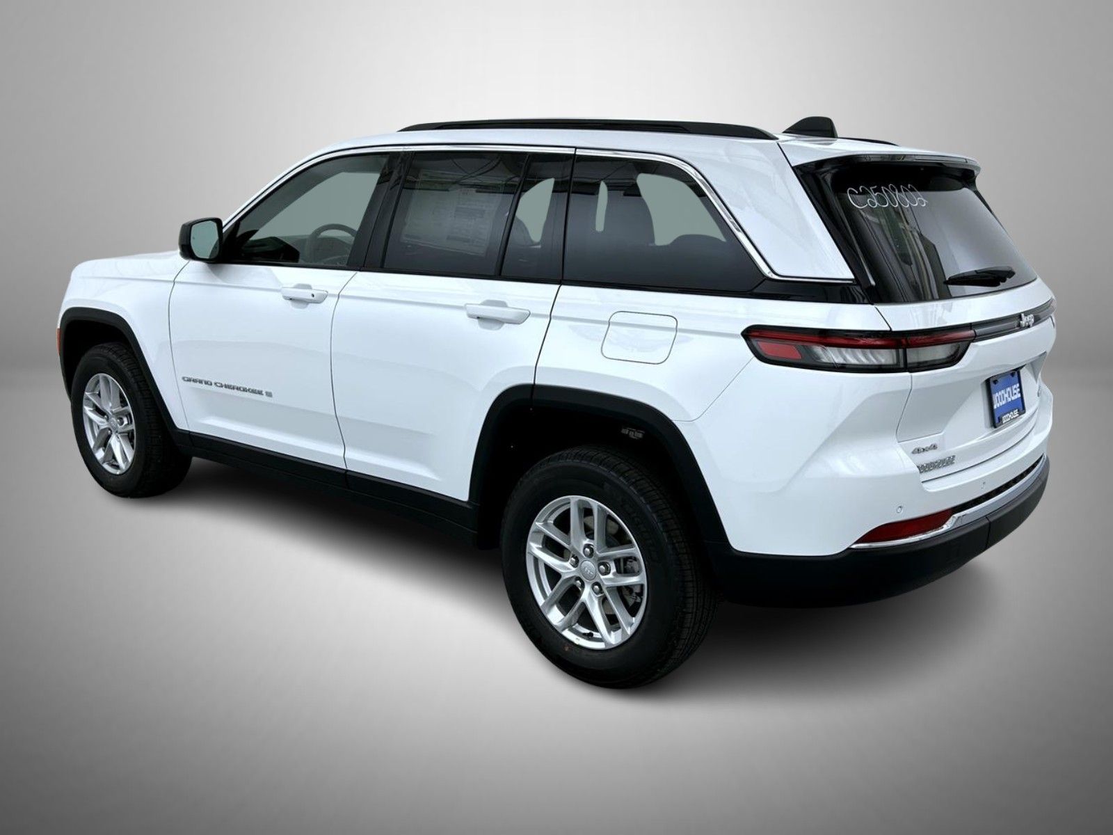 2025 Jeep Grand Cherokee Laredo X photo 5