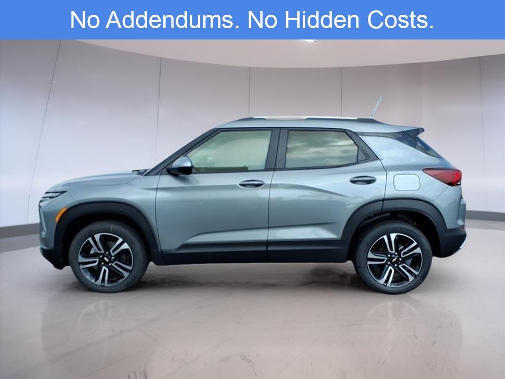 2026 Chevrolet Trailblazer LT photo 2
