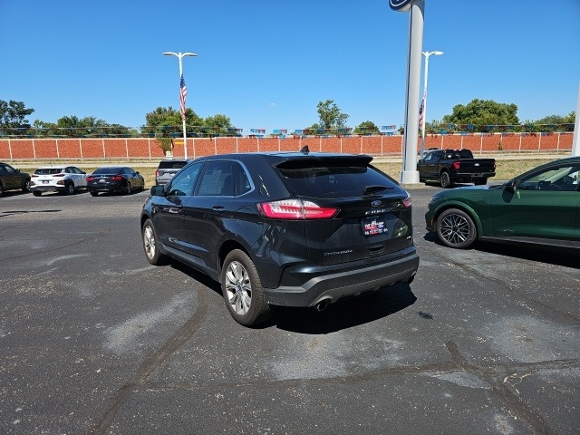 2022 Ford Edge Titanium photo 3