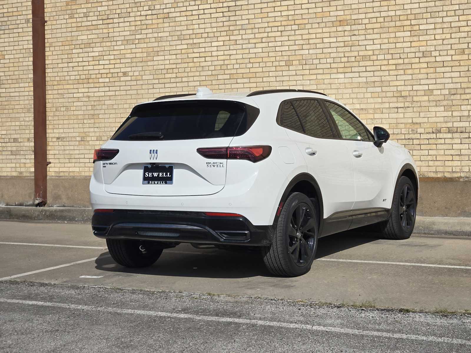 2025 Buick Envision Sport Touring photo 3