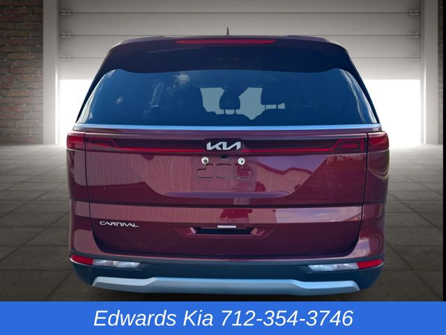 2024 Kia Carnival EX photo 4