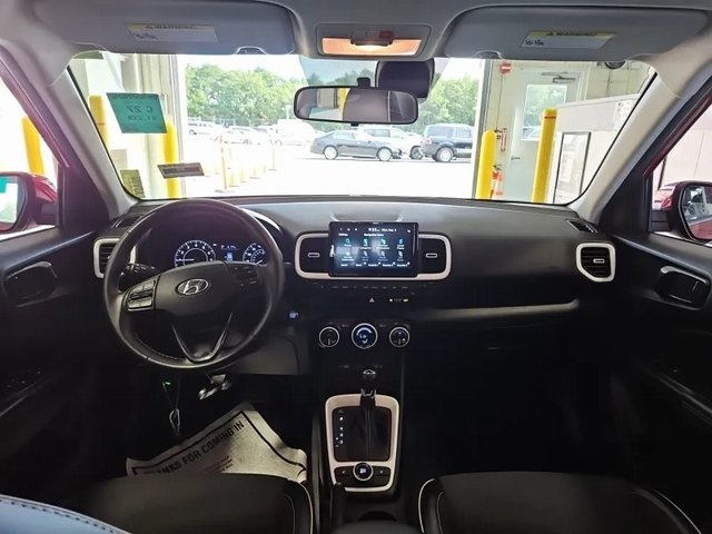 2022 Hyundai Venue SEL Limited photo 4