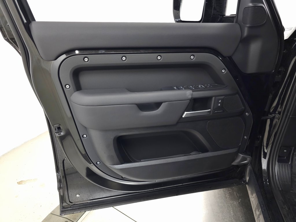 2026 LAND ROVER DEFENDER - Image 11