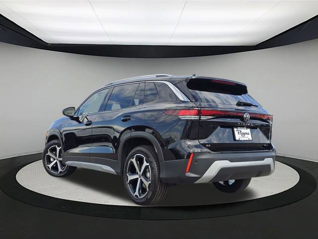 2025 Volkswagen Tiguan SE photo 3