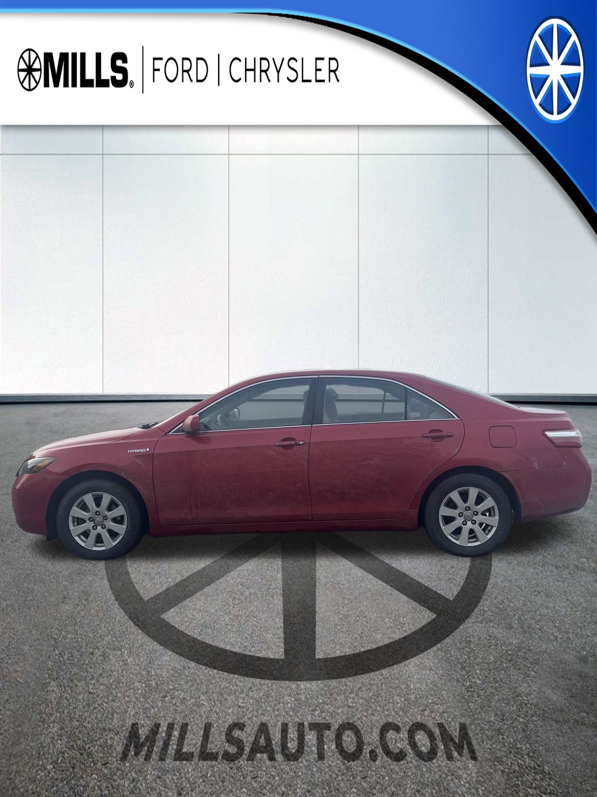 2019 Toyota Camry SE's photo