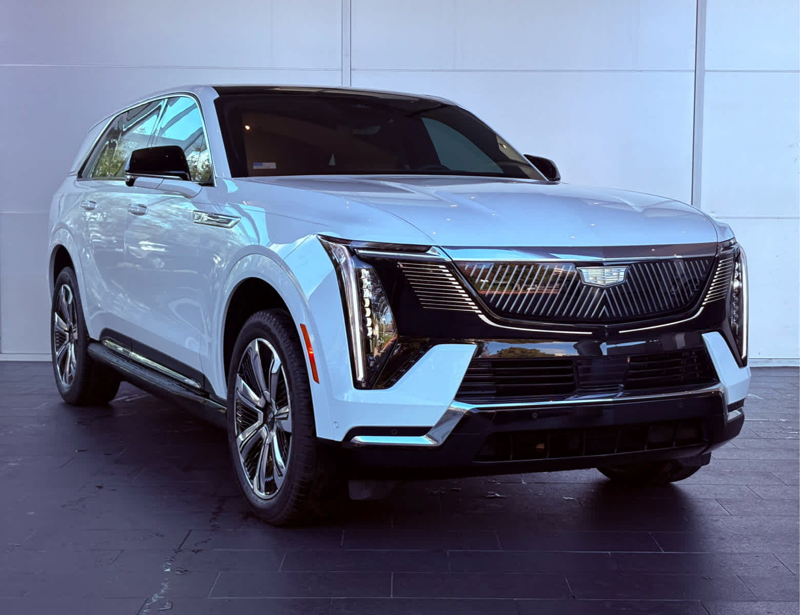2025 Cadillac Escalade IQ Luxury photo 2