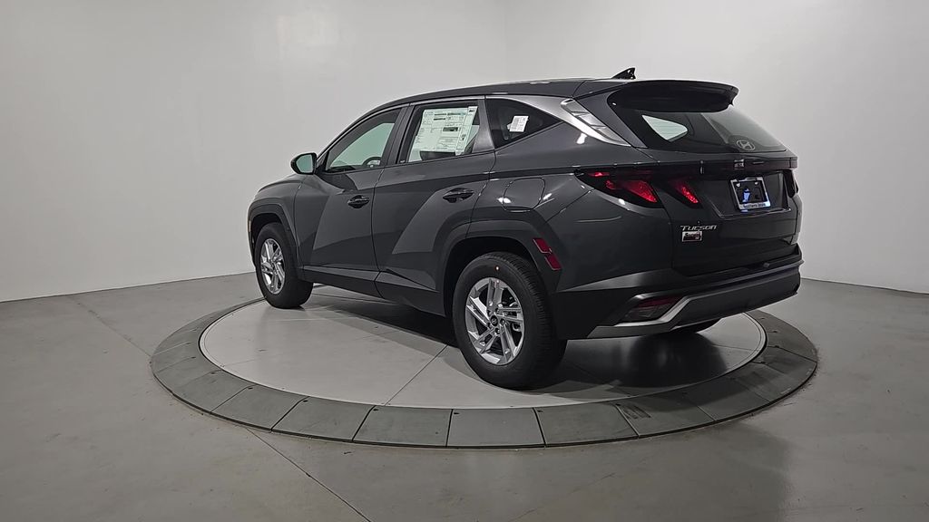 2026 Hyundai Tucson SE photo 3