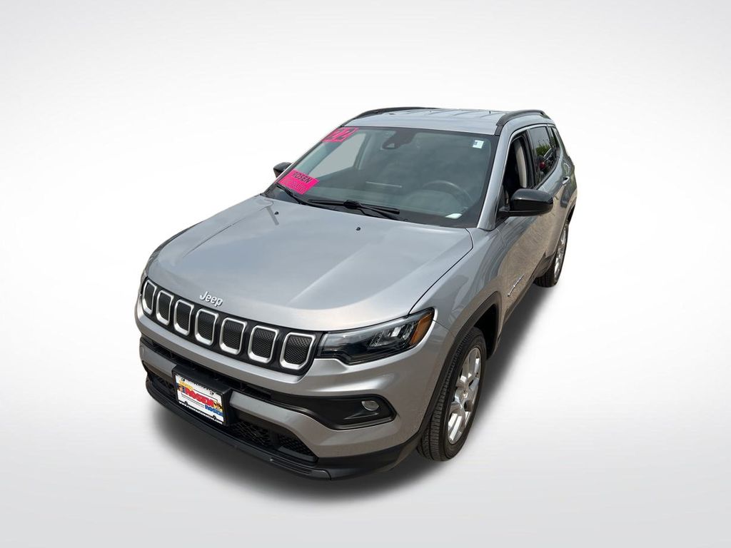 2022 Jeep Compass Latitude Lux photo 36