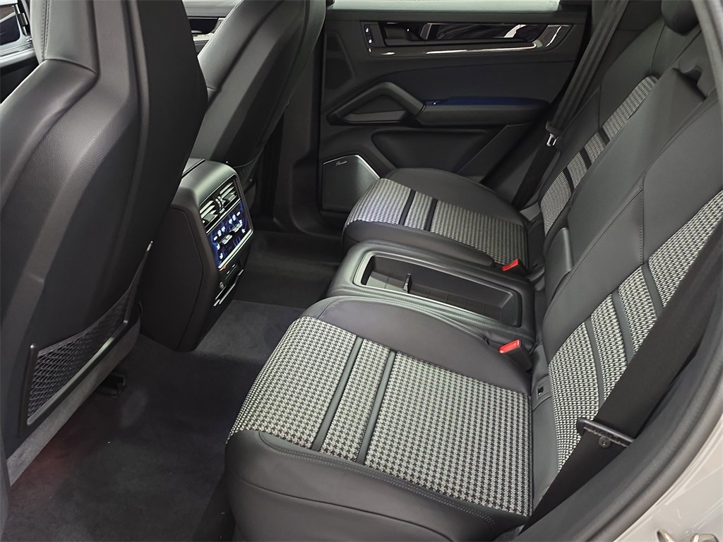 2026 Porsche Cayenne GTS Coupe photo 21