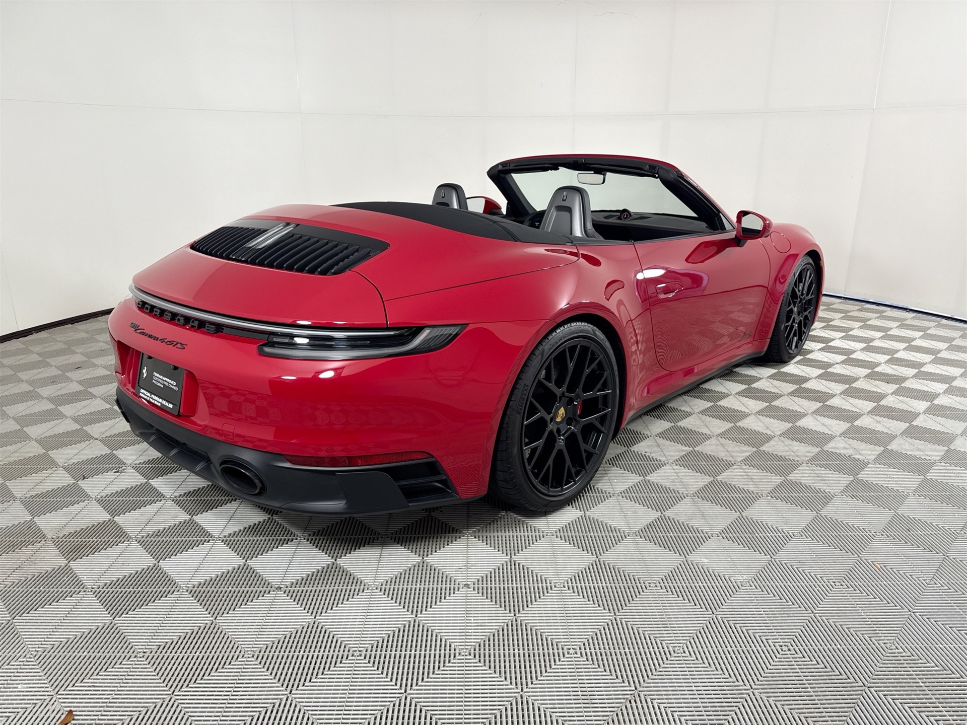 2024 Porsche 911 4S 4 GTS Cabriolet photo 4