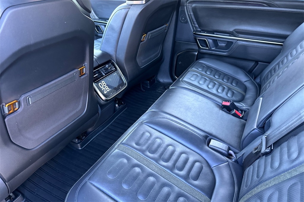 2023 Rivian R1S Adventure photo 12