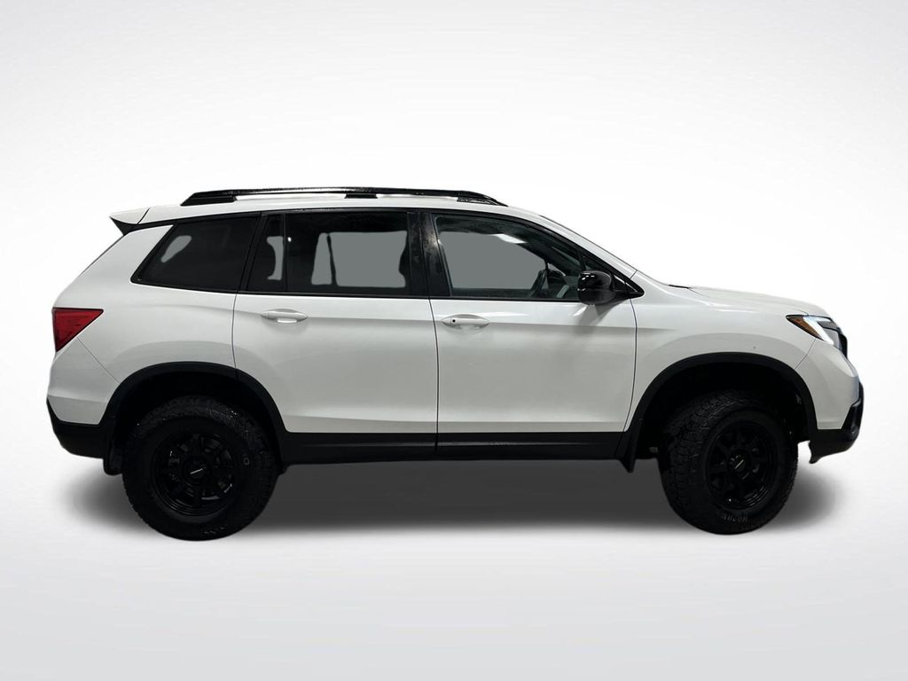 2021 Honda Passport Sport photo 2
