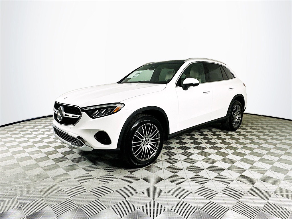 2026 Mercedes Benz GLC 300 photo 3