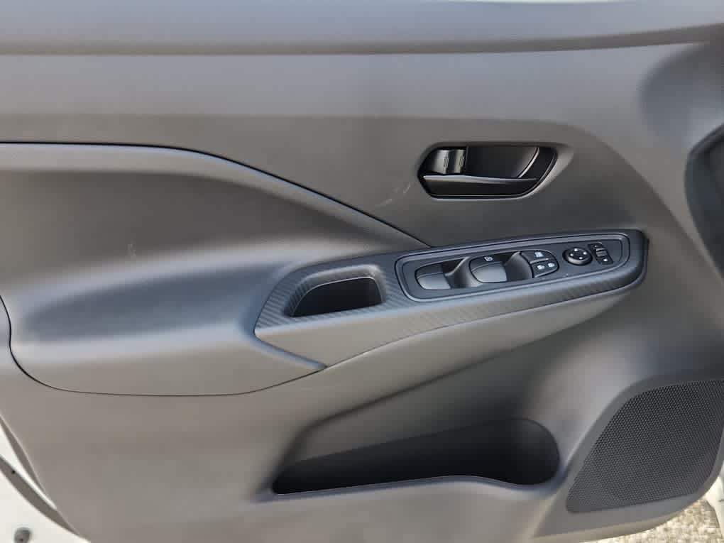2025 Nissan Versa S photo 16