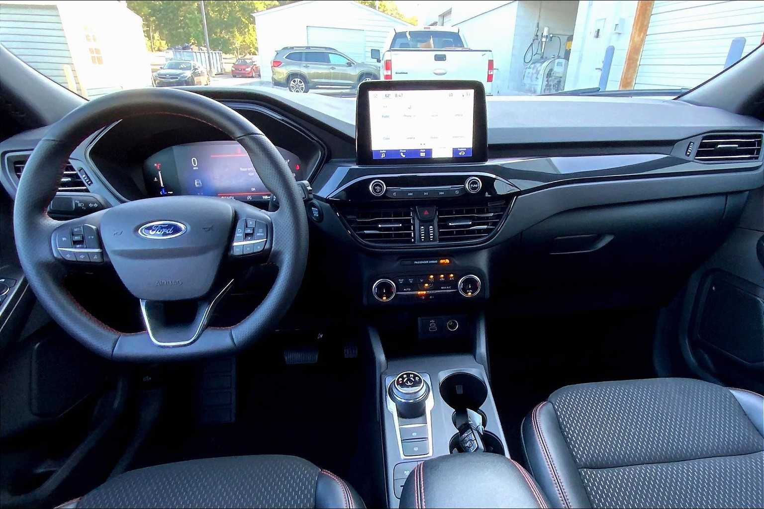 2025 Ford Escape ST-Line photo 13