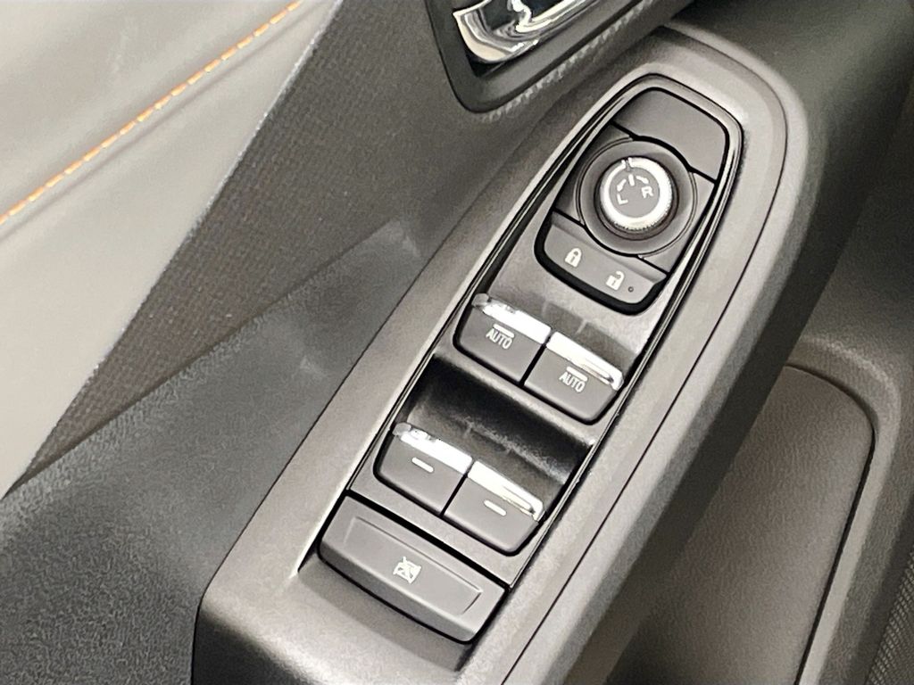 2025 Subaru Crosstrek Limited photo 16