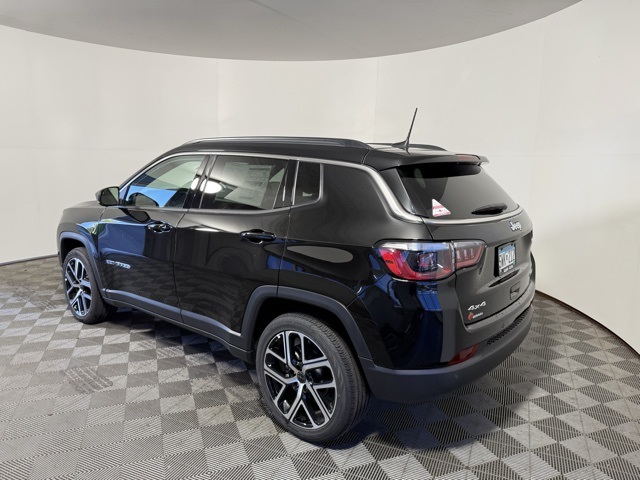 2025 Jeep Compass Limited photo 3