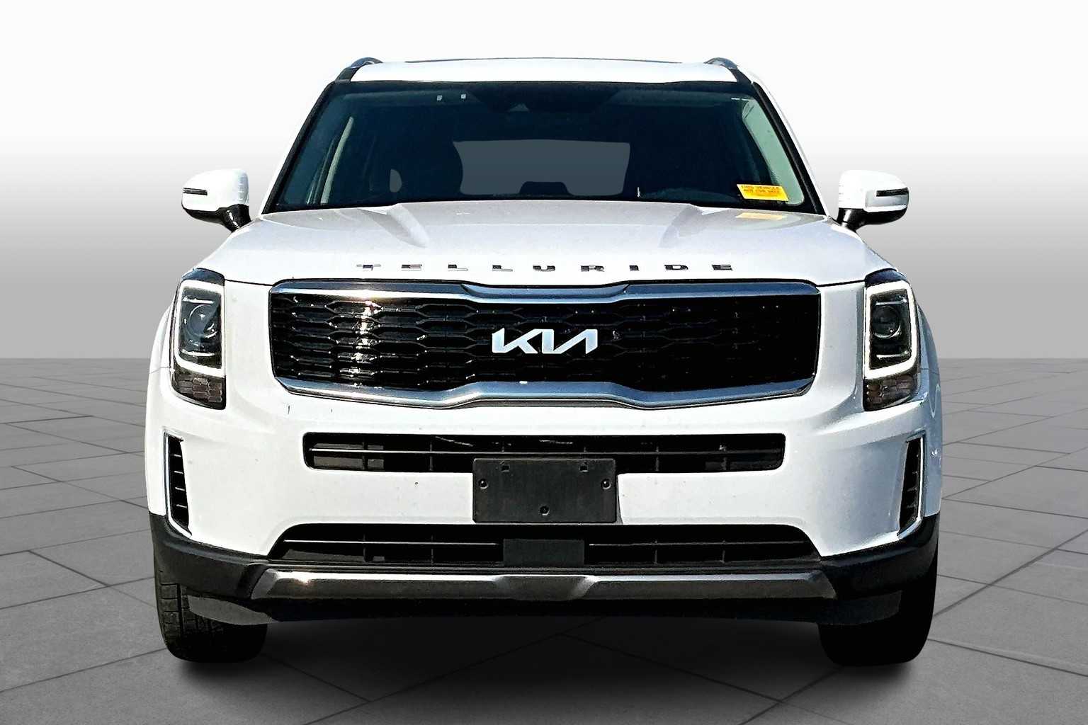 2022 Kia Telluride EX photo 3