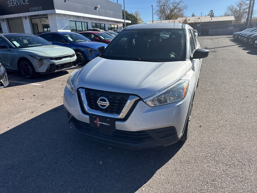 2020 Nissan Kicks S photo 3