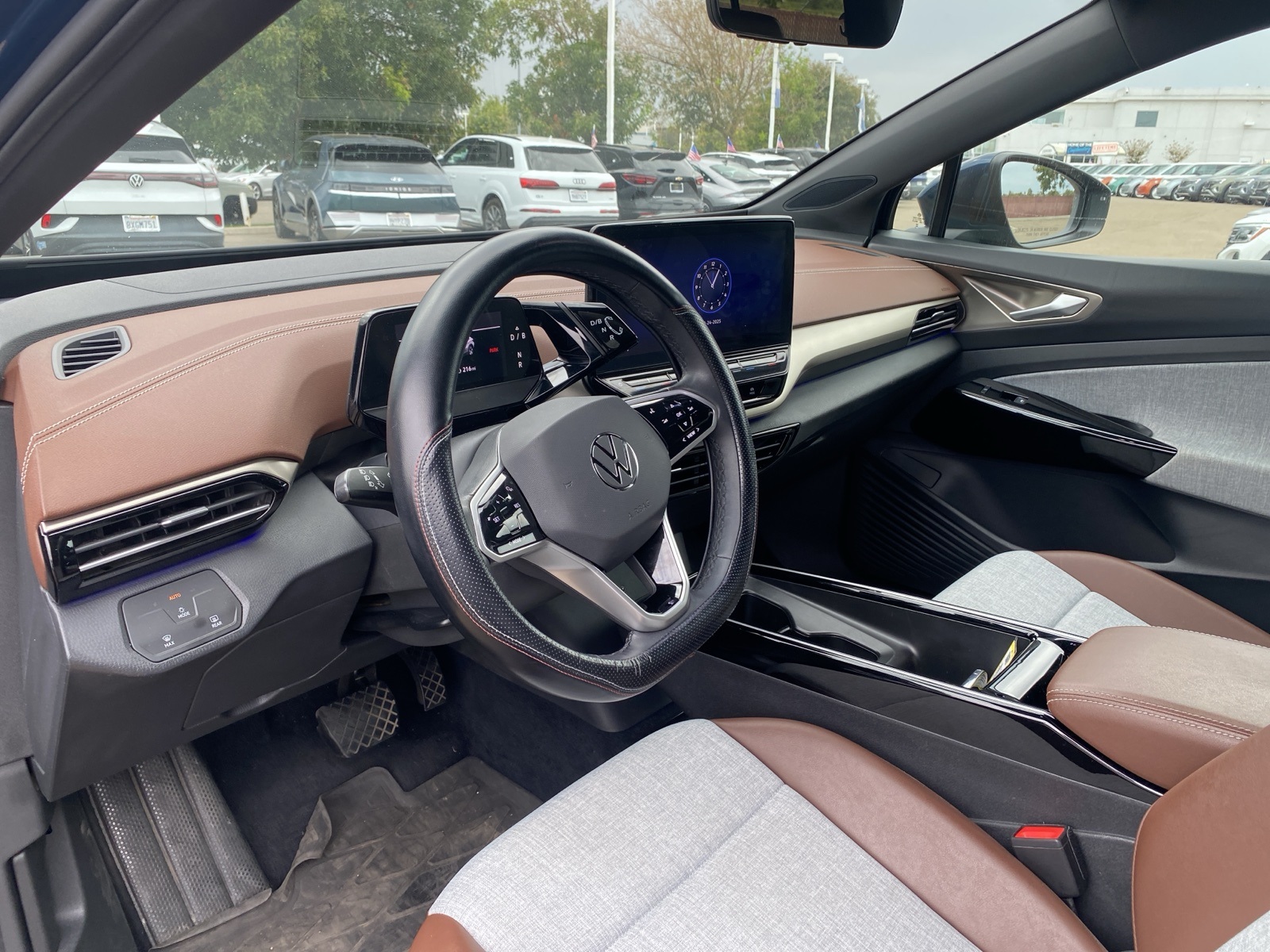 2023 Volkswagen ID.4 Pro photo 8