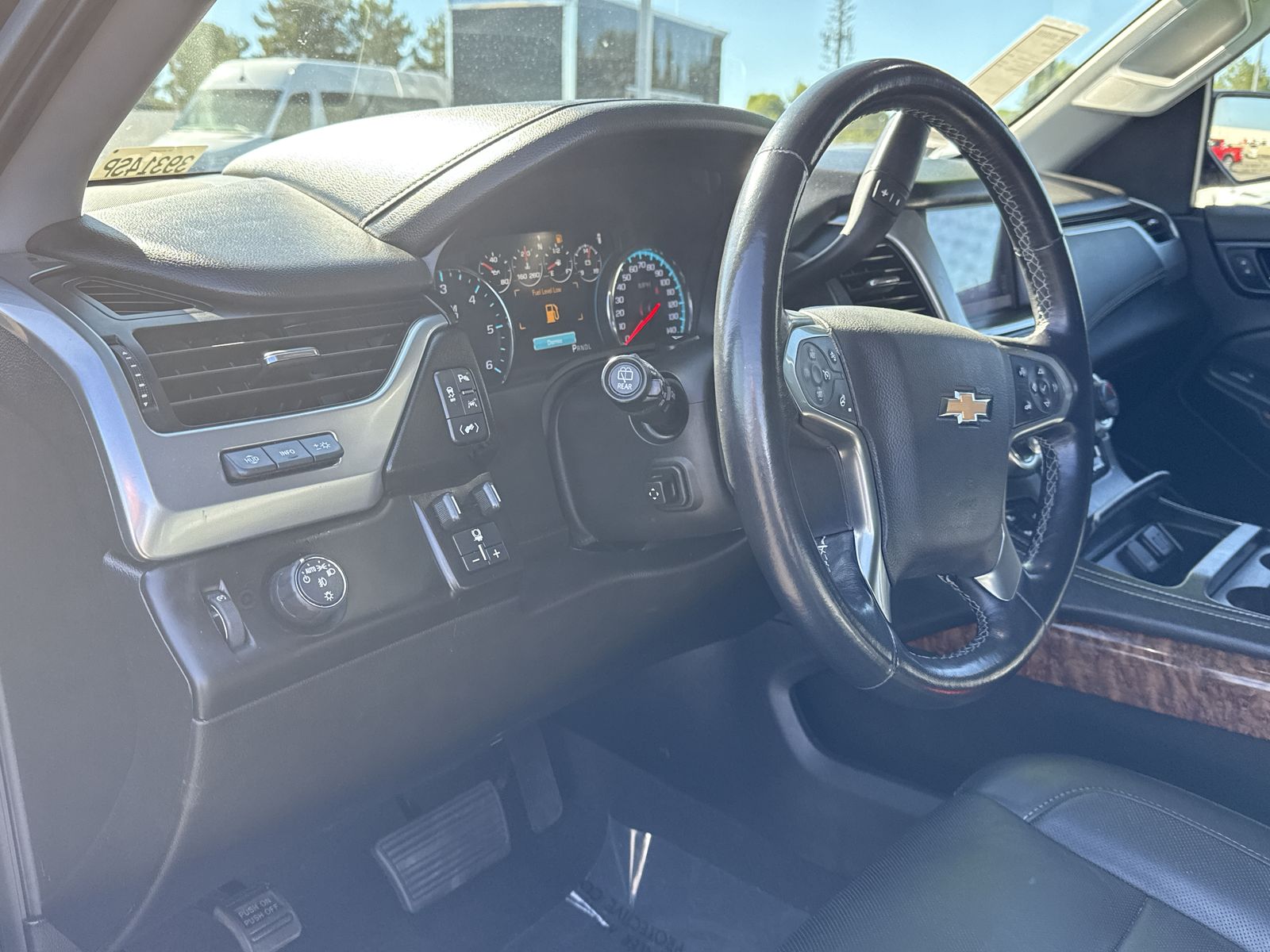 2020 Chevrolet Suburban Premier photo 2