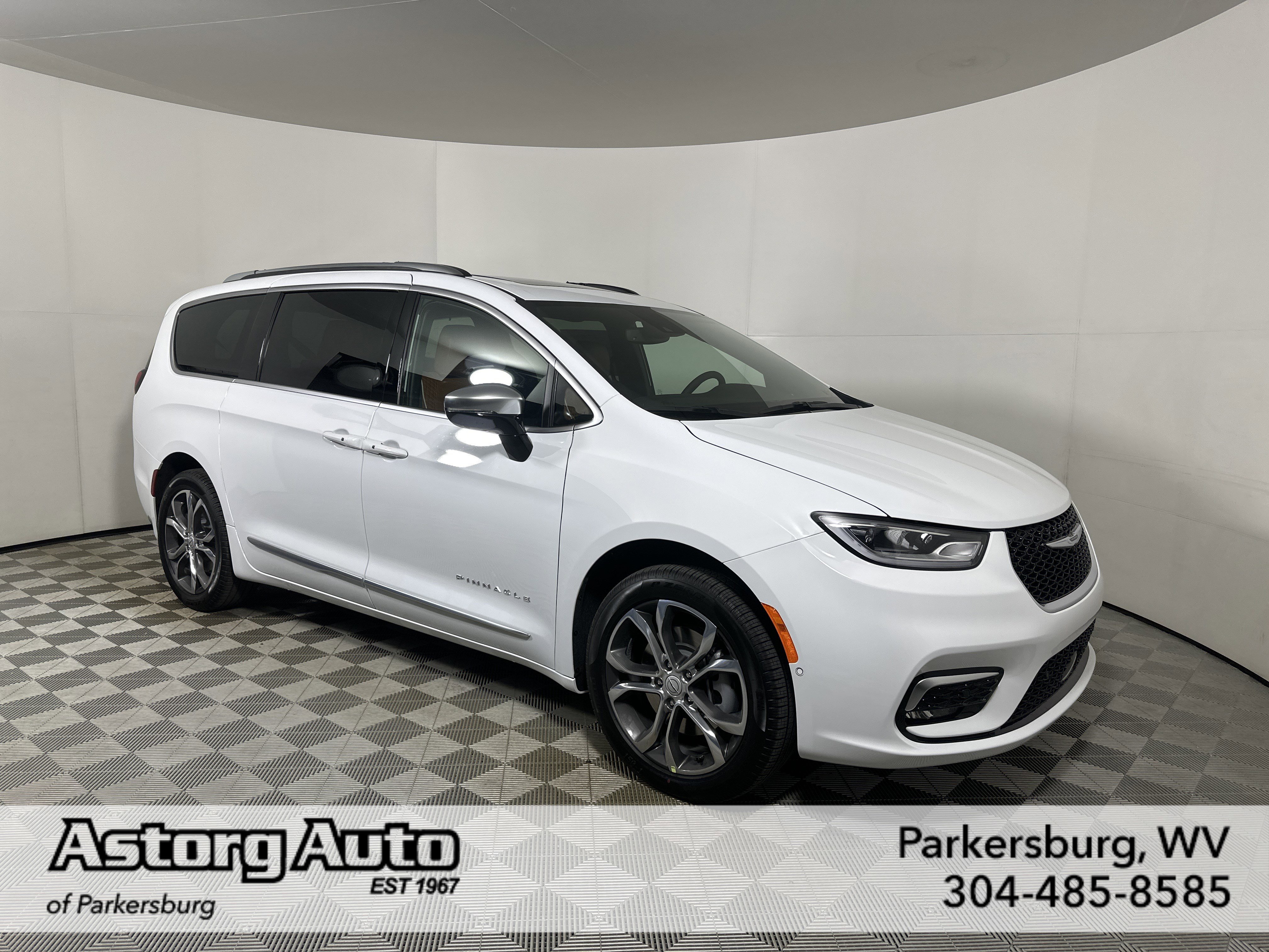 2026 Chrysler Pacifica Pinnacle's photo