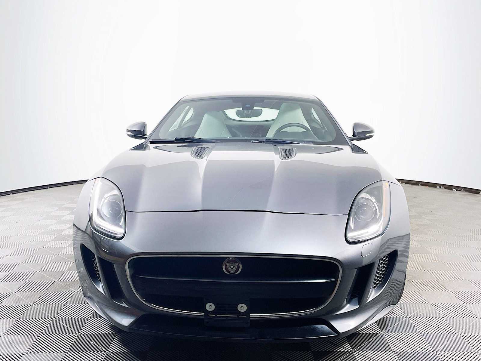 2016 Jaguar F-TYPE photo 2