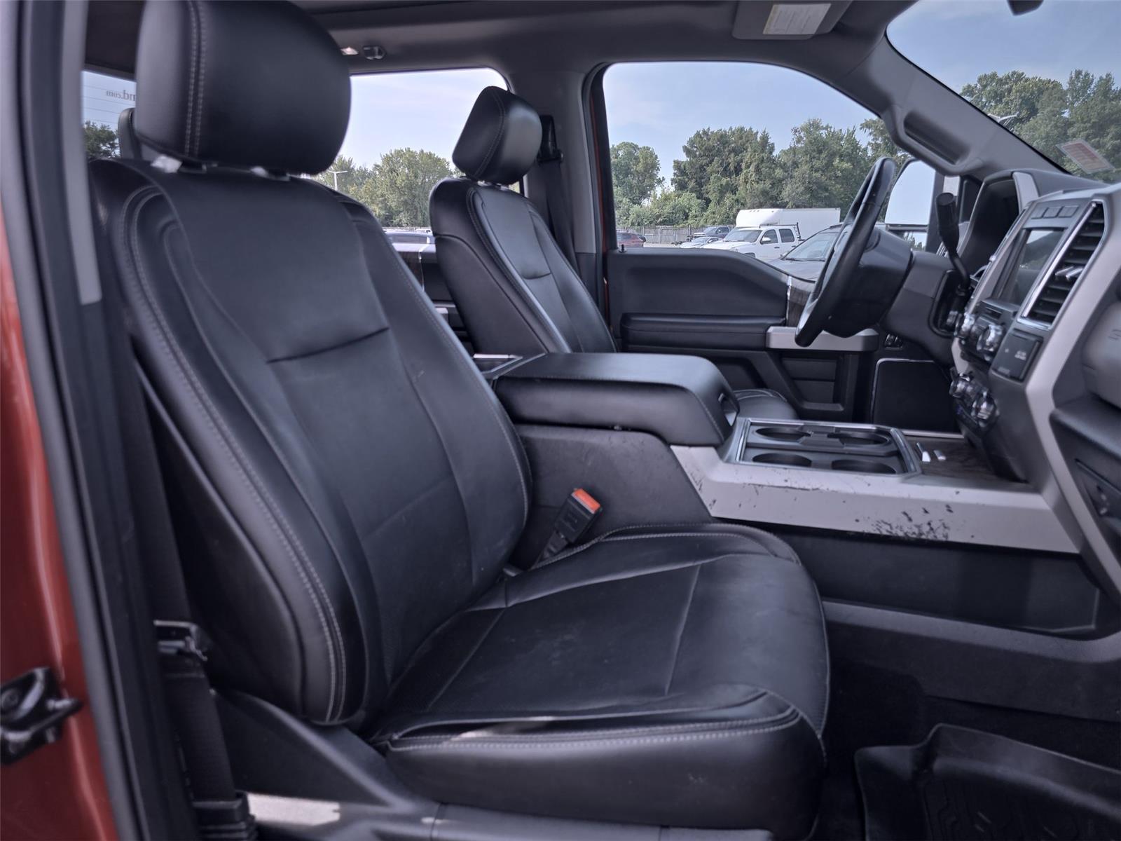 2018 Ford F-250 Lariat photo 29