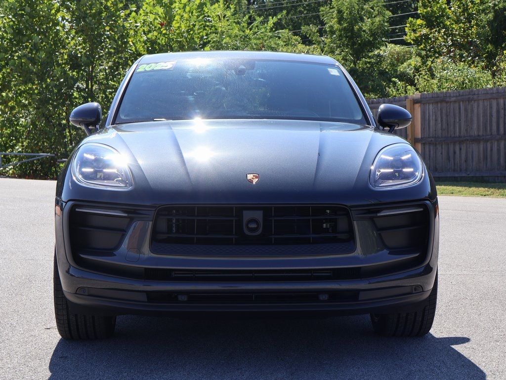 2025 Porsche Macan T photo 10