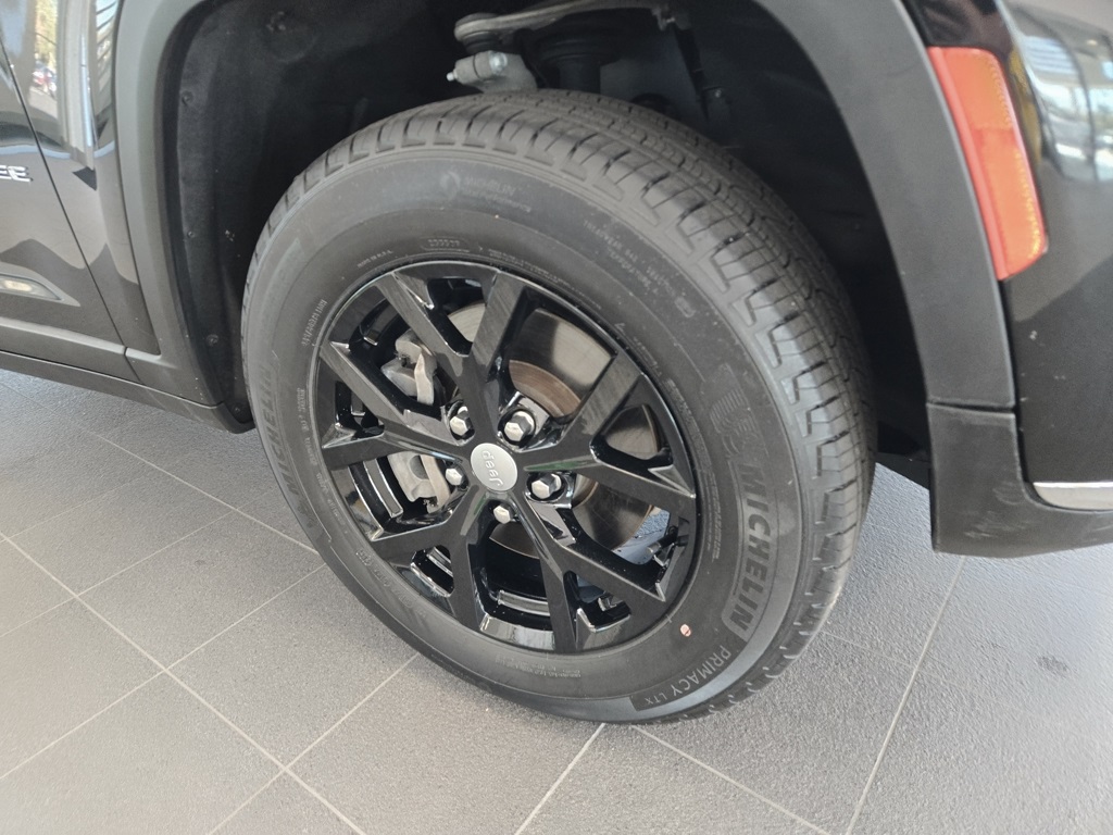 2021 Jeep Grand Cherokee Limited photo 4