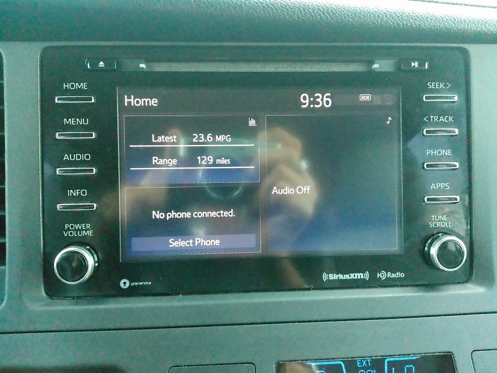 2018 Toyota Sienna XLE photo 38
