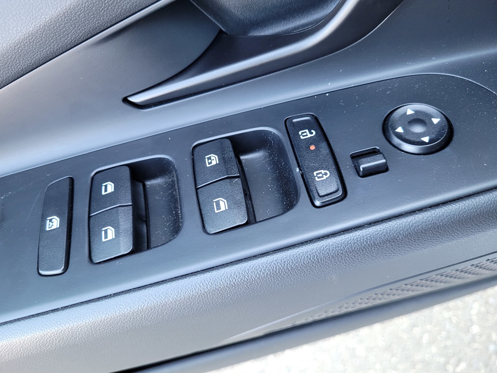 2025 Hyundai Elantra SEL Sport photo 16
