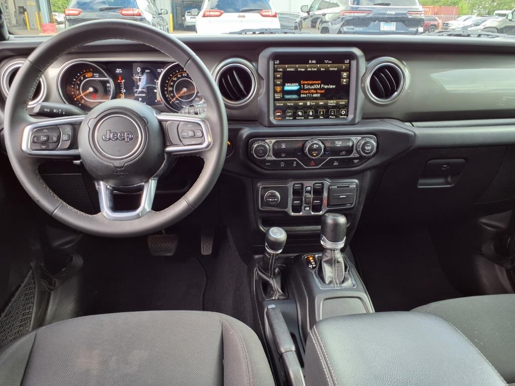 2023 Jeep Wrangler Sahara photo 12