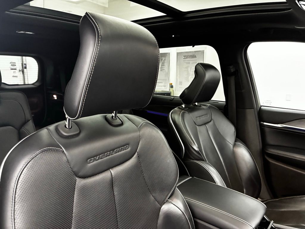 2022 Jeep Grand Cherokee Overland photo 31