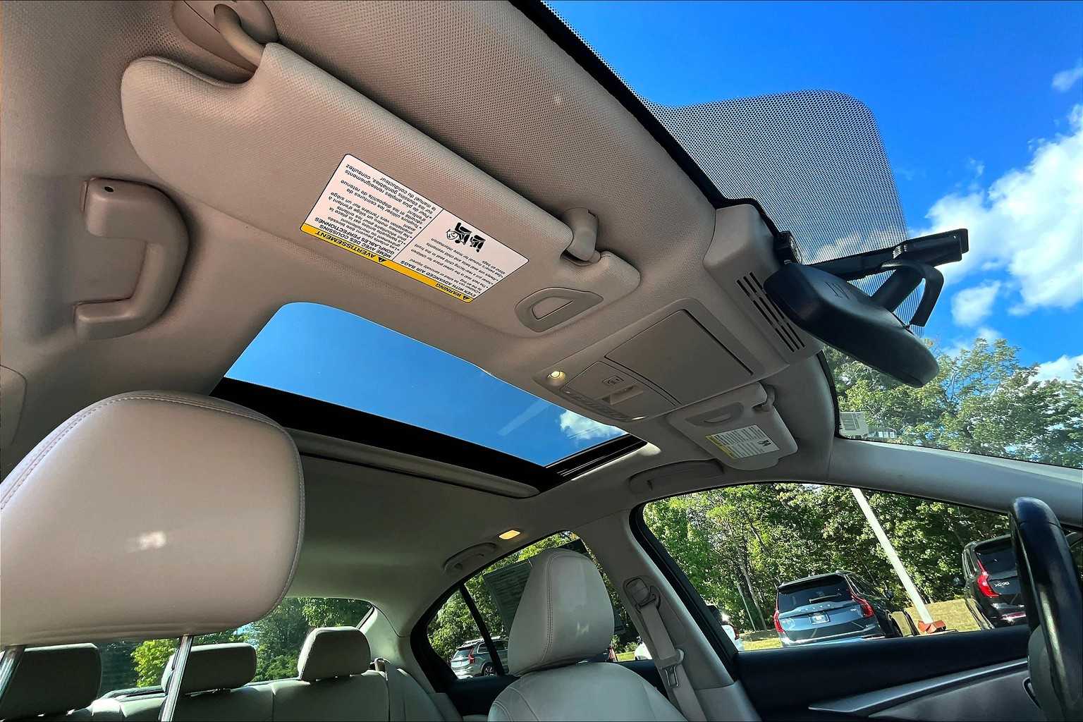 2014 Infiniti Q50 Premium photo 13