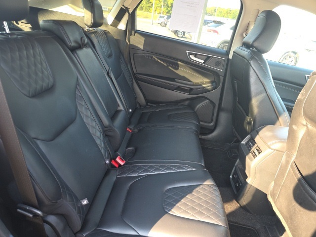 2024 Ford Edge Titanium photo 13