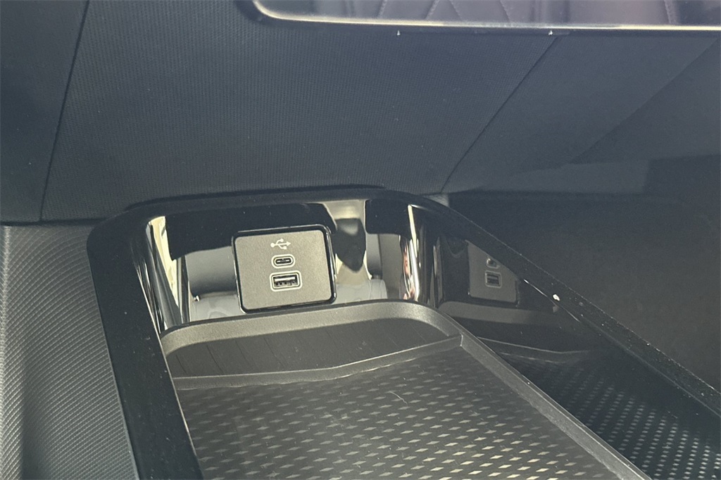 2025 Ford Mustang Mach-E Select photo 18