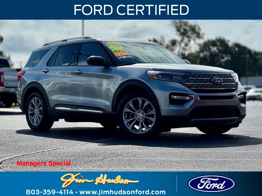 2023 Ford Explorer Limited's photo