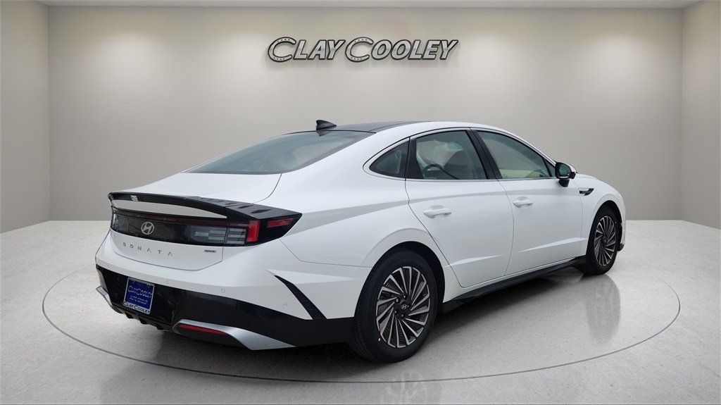 2025 Hyundai Sonata Hybrid Limited photo 3