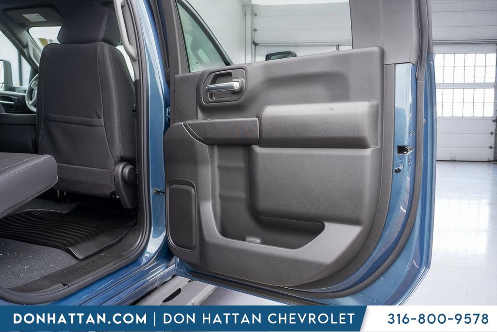 2025 Chevrolet Silverado 2500HD Custom photo 22