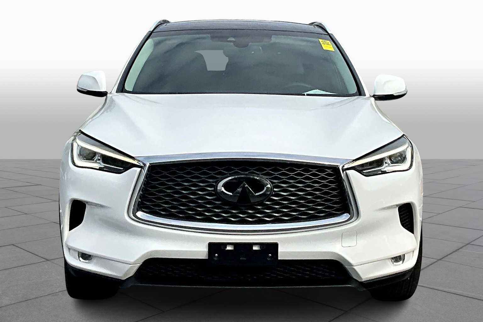 2021 Infiniti QX50 Luxe AWD photo 3