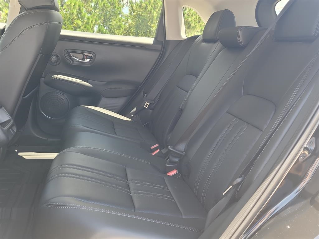 2026 Honda HR-V EX-L photo 14